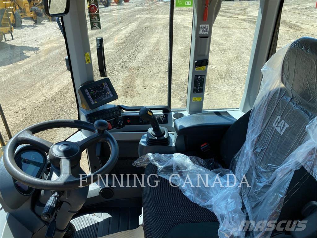 CAT 938M Kolové nakladače