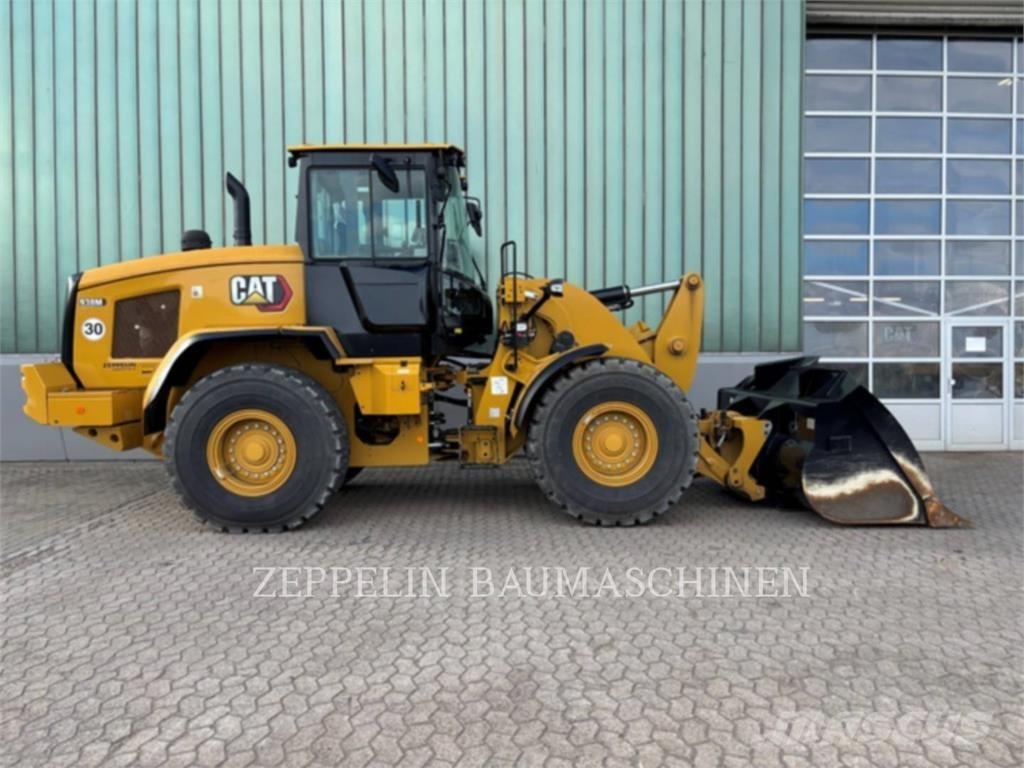 CAT 938M Kolové nakladače