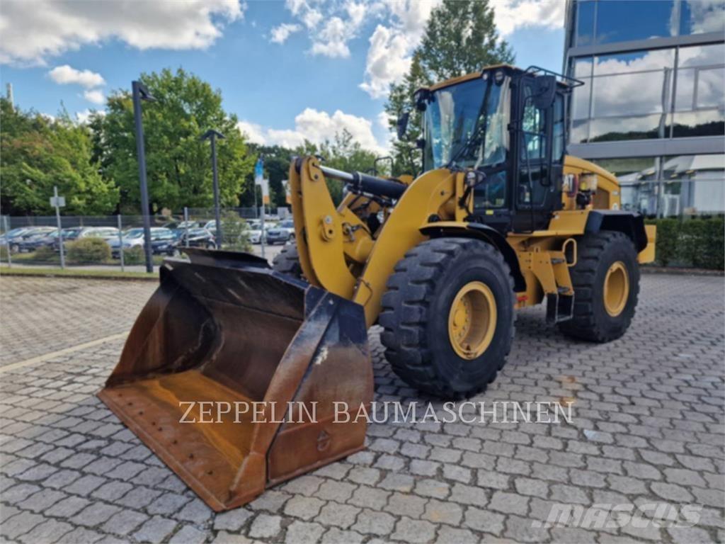 CAT 938M Kolové nakladače