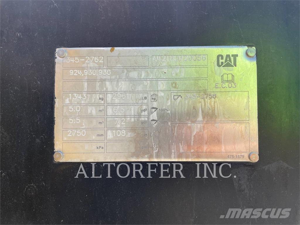 CAT 938M Kolové nakladače