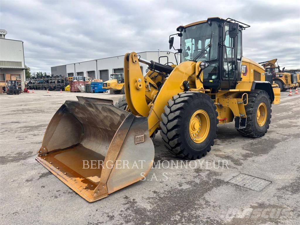 CAT 938M Kolové nakladače