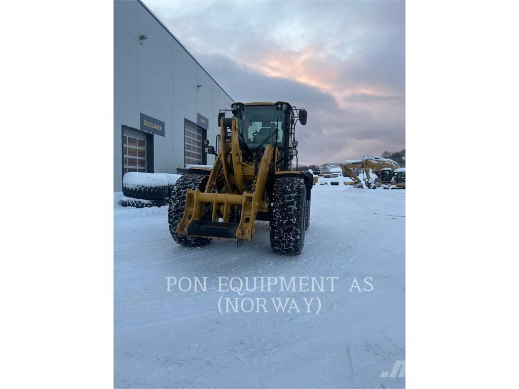 CAT 938M Kolové nakladače