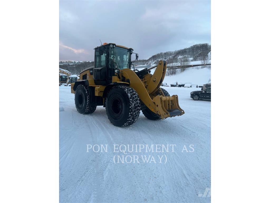 CAT 938M Kolové nakladače