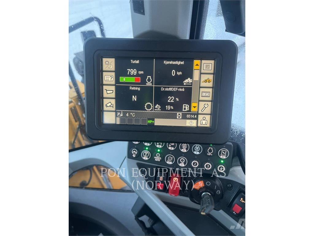 CAT 938M Kolové nakladače