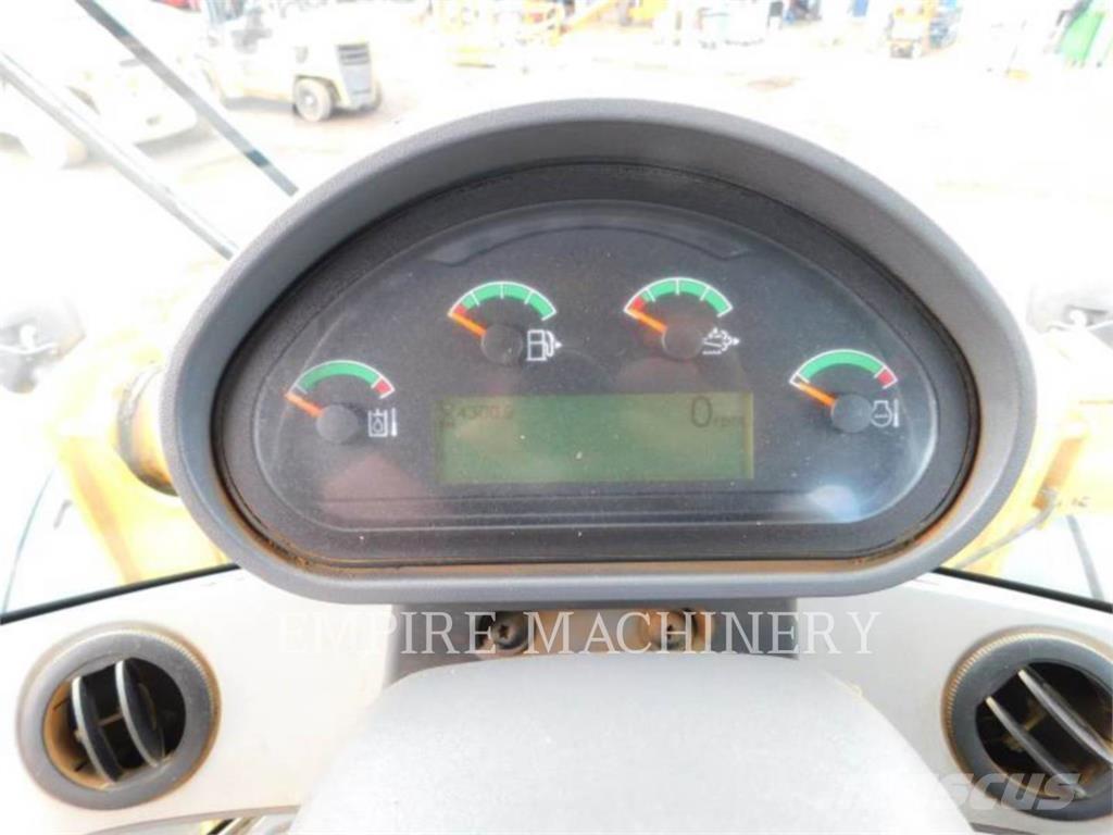 CAT 938M FC Kolové nakladače