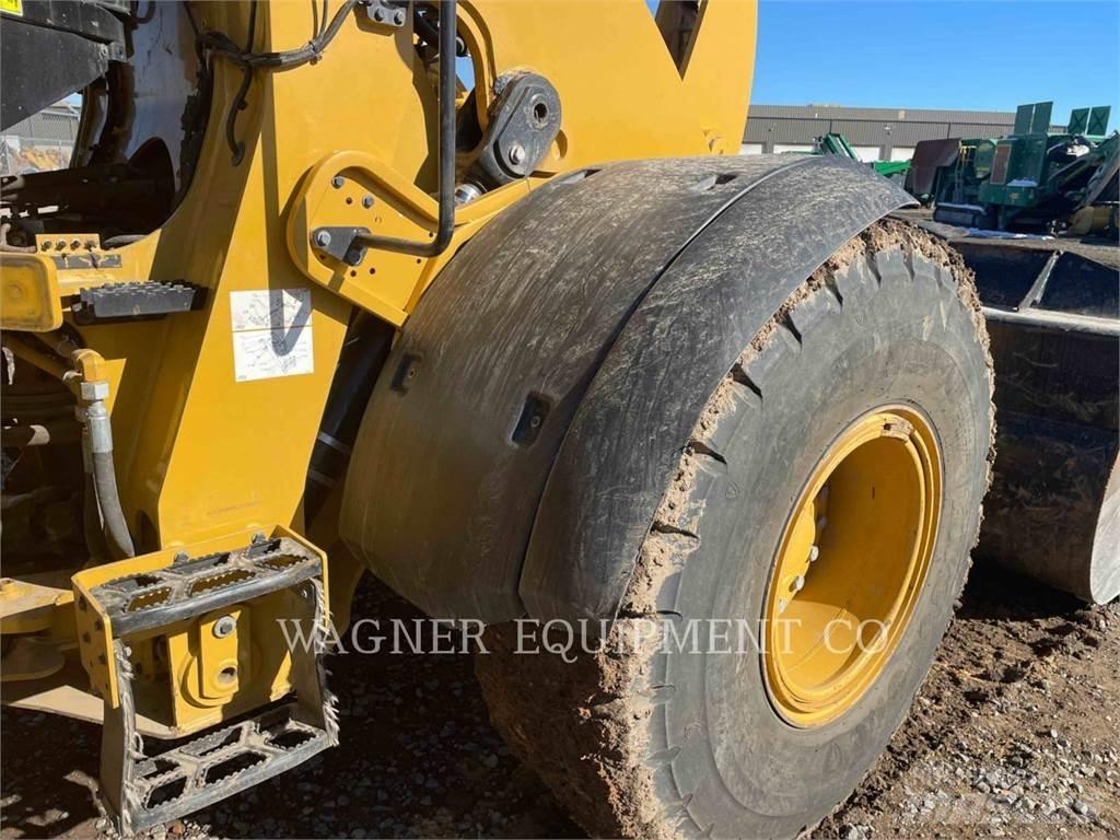CAT 938M FC Kolové nakladače