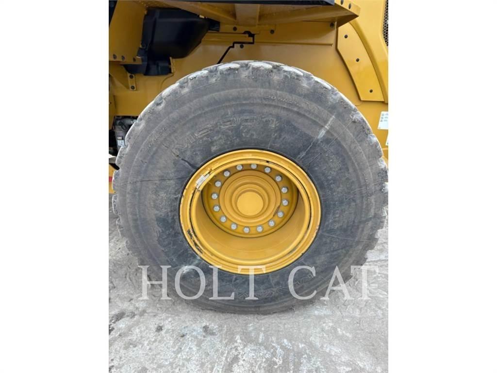 CAT 938M QC Kolové nakladače