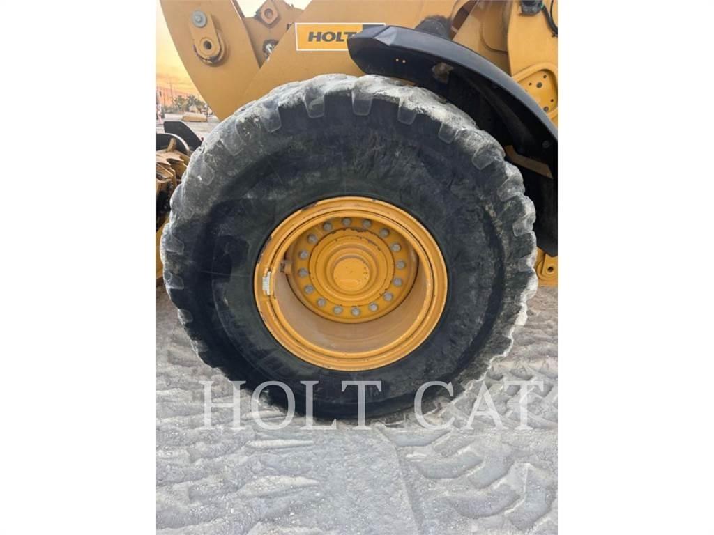 CAT 938M QC Kolové nakladače