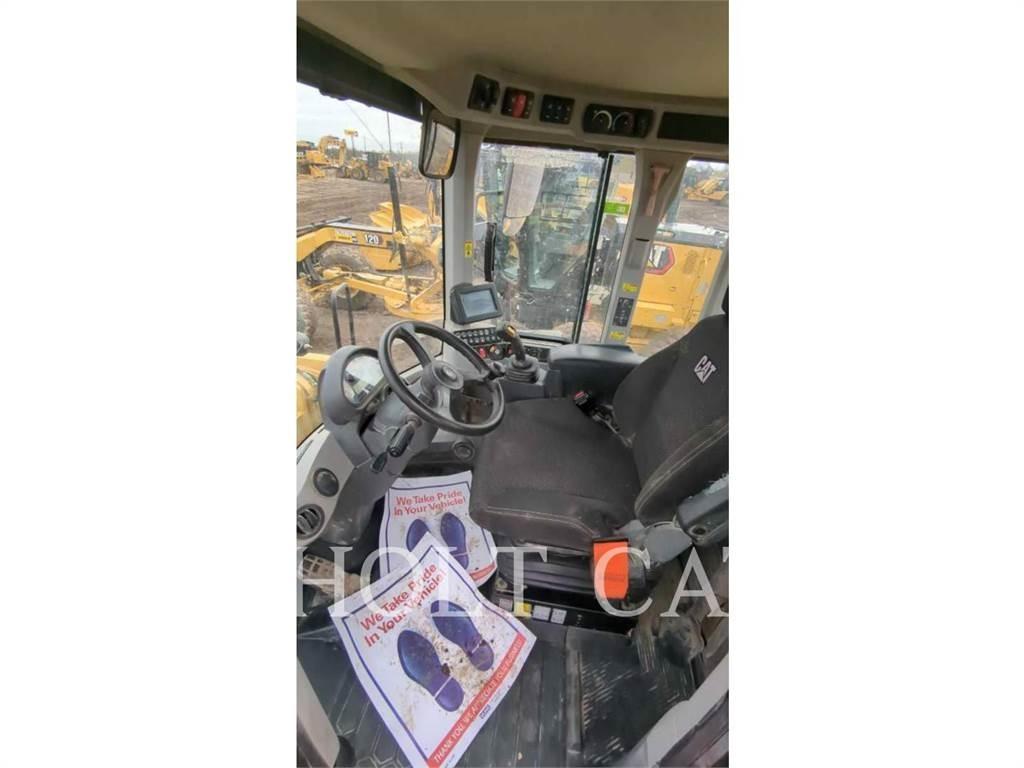 CAT 938M QC Kolové nakladače