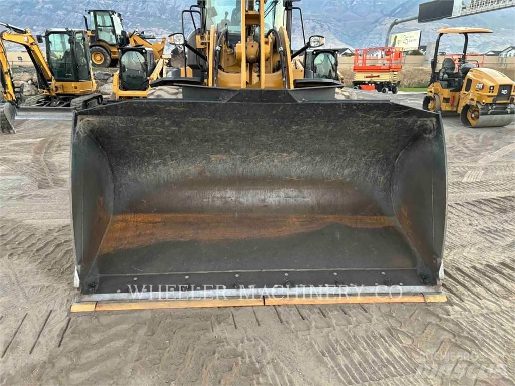 CAT 938M QC 3V Kolové nakladače