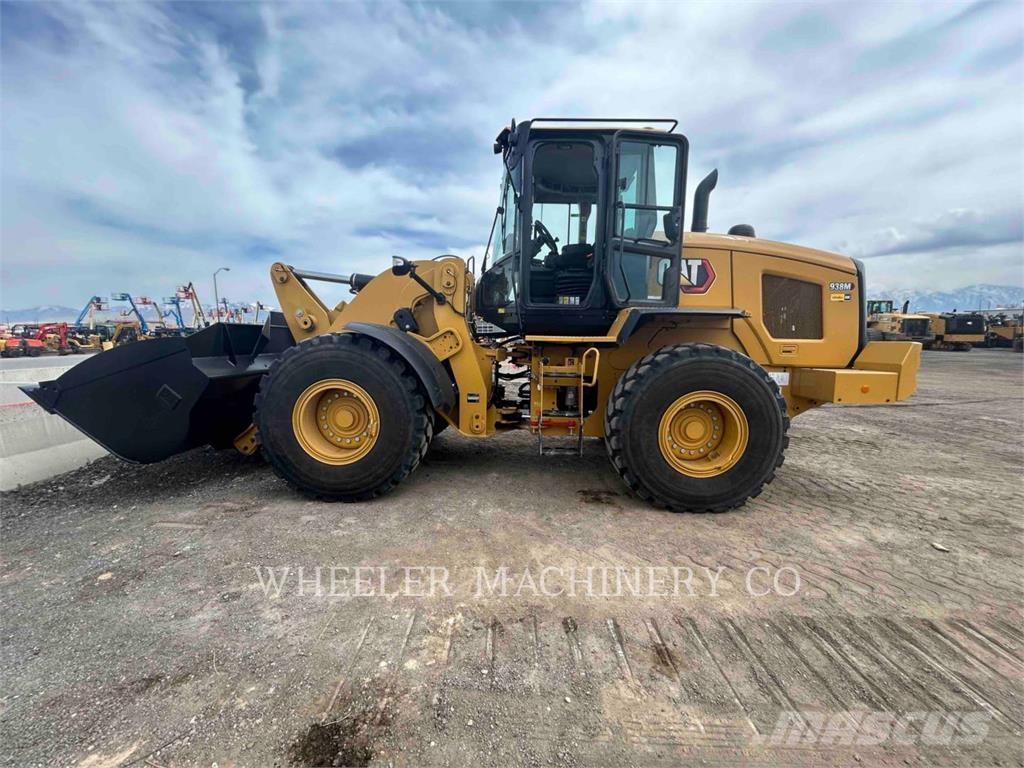 CAT 938M QC 3V Kolové nakladače