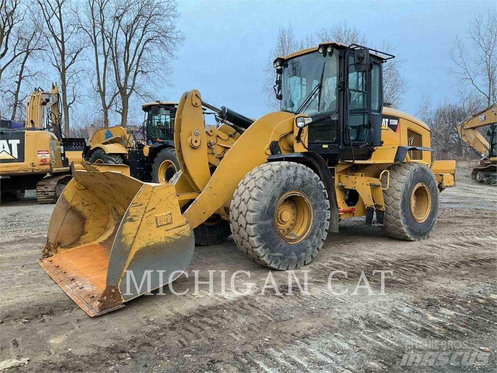 CAT 938M R+ Kolové nakladače