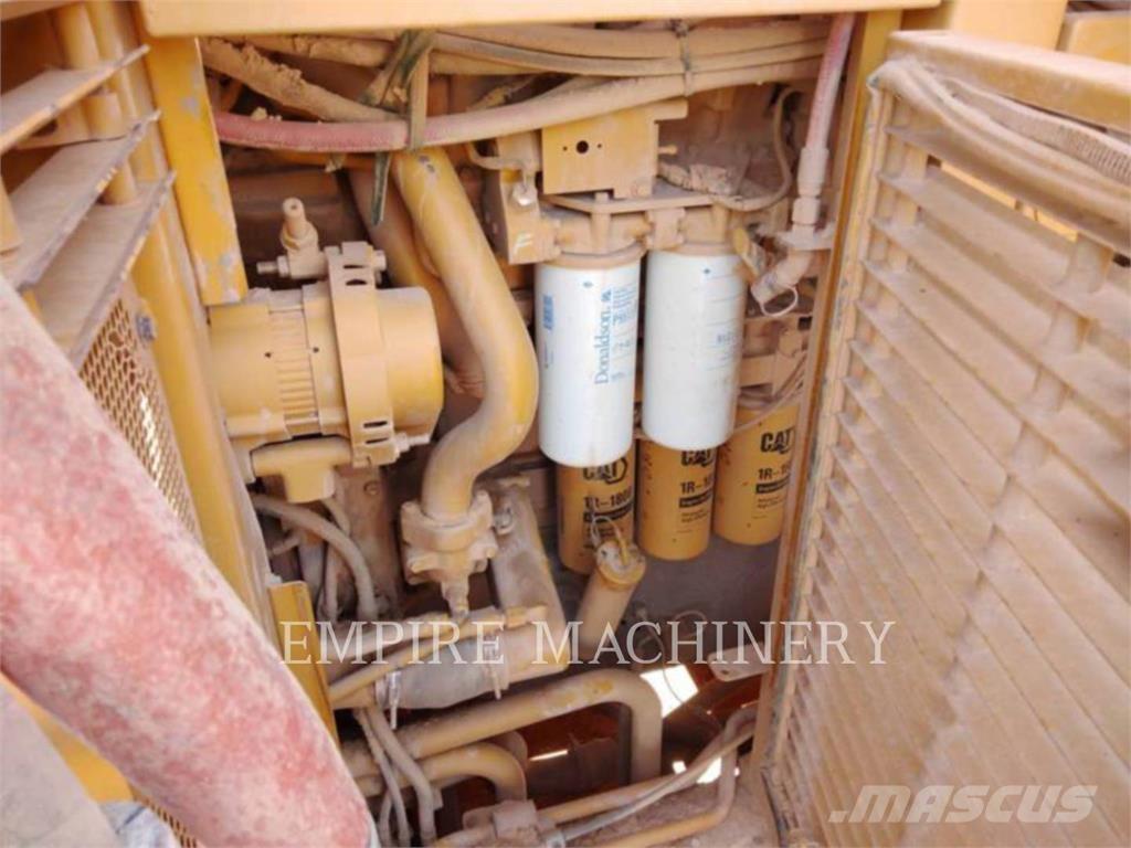 CAT 944F Kolové nakladače