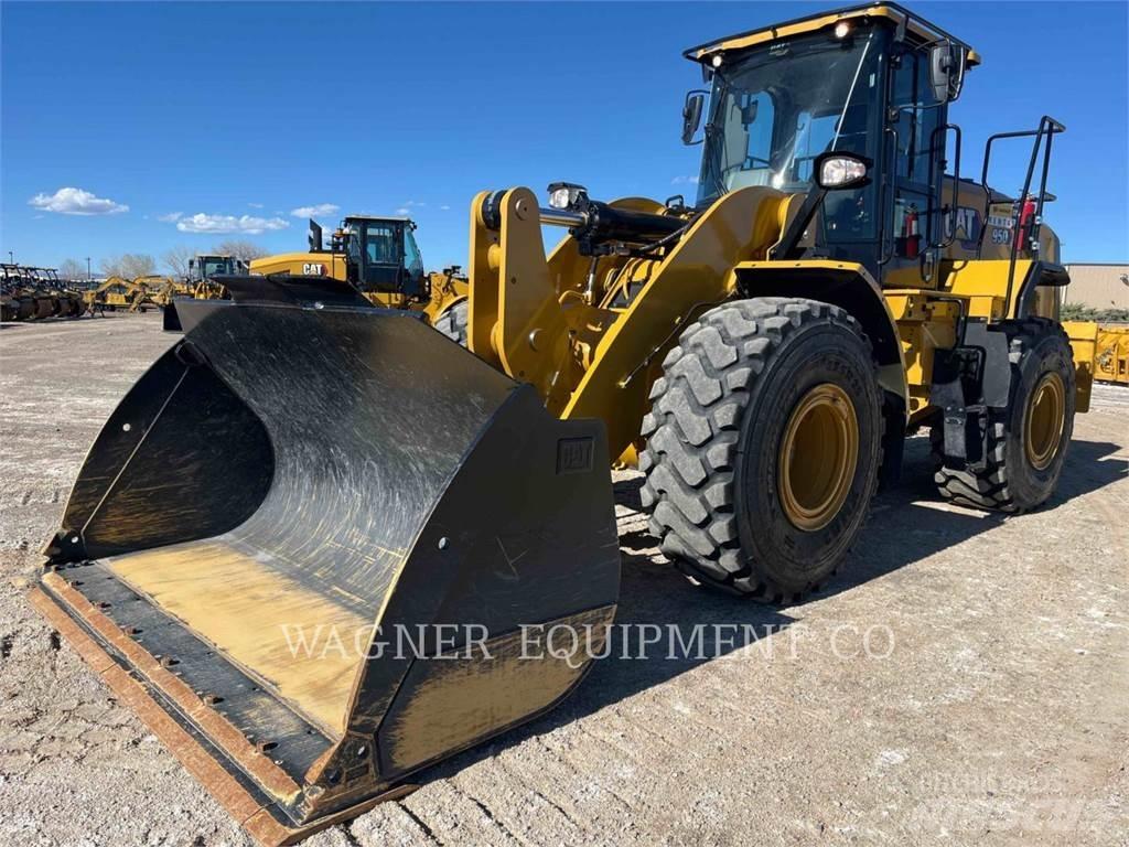 CAT 950 Kolové nakladače