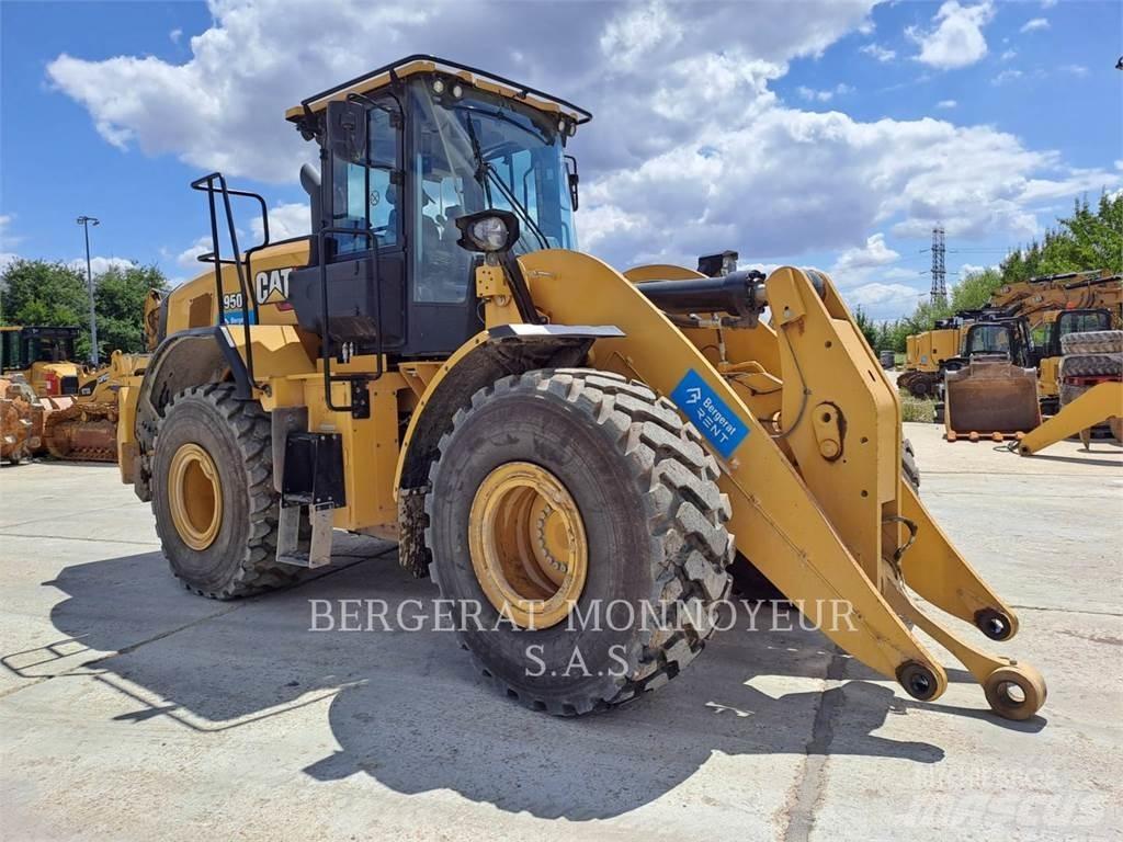 CAT 950 Kolové nakladače