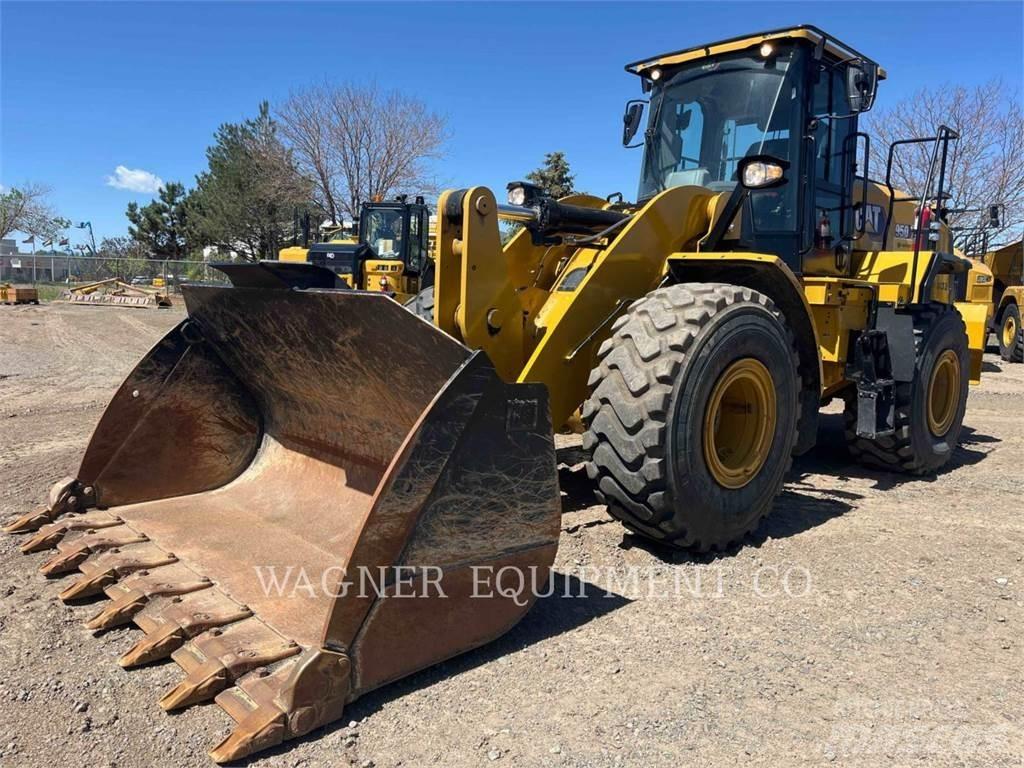 CAT 950 Kolové nakladače