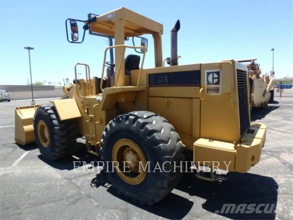 CAT 950E Kolové nakladače