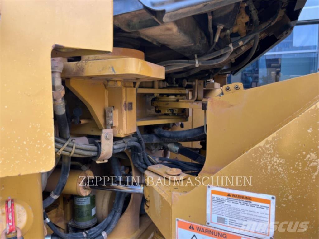 CAT 950G Kolové nakladače