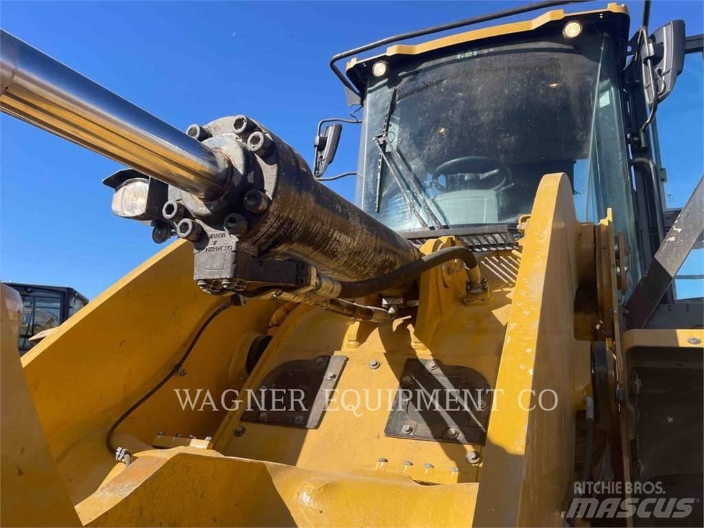 CAT 950M Kolové nakladače