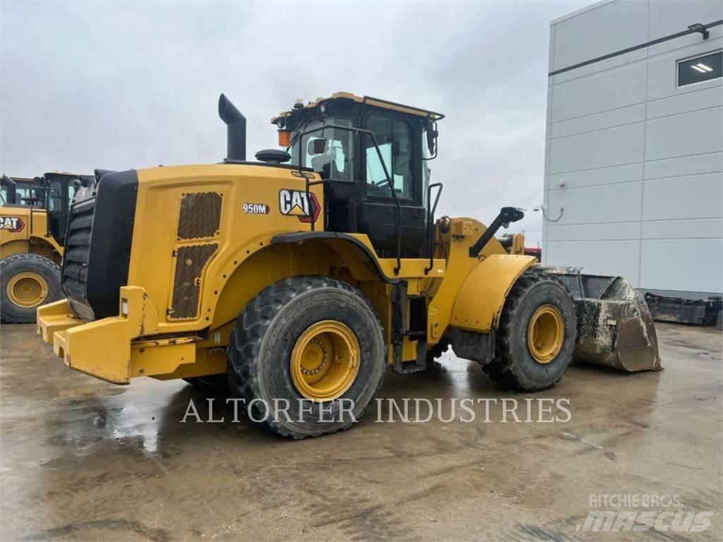 CAT 950M Kolové nakladače