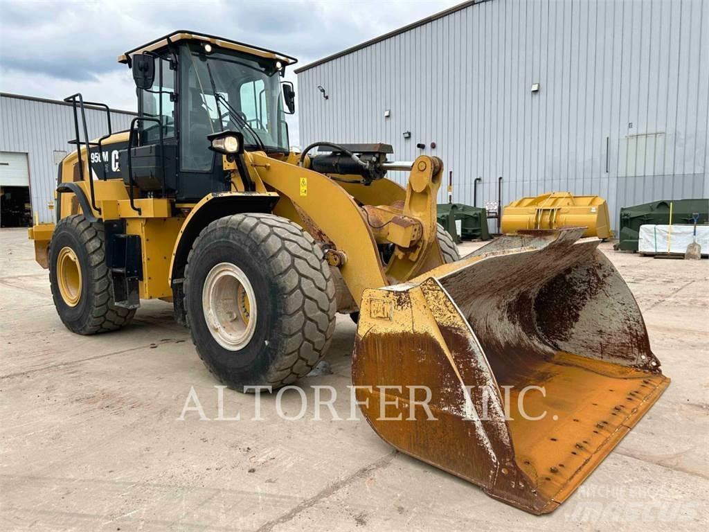 CAT 950M Kolové nakladače