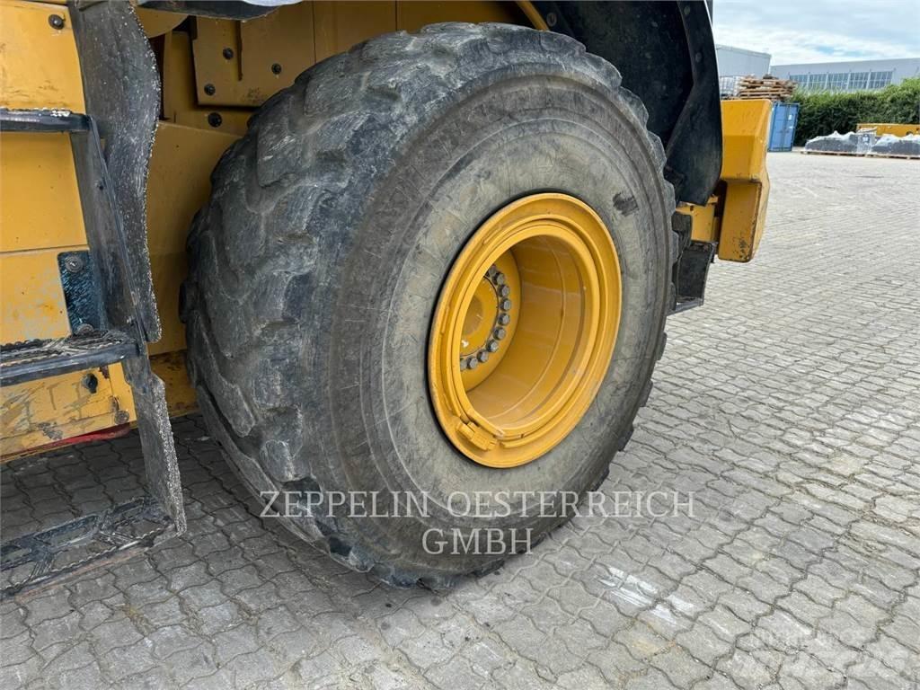 CAT 950M Kolové nakladače
