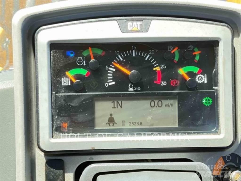 CAT 950M Kolové nakladače