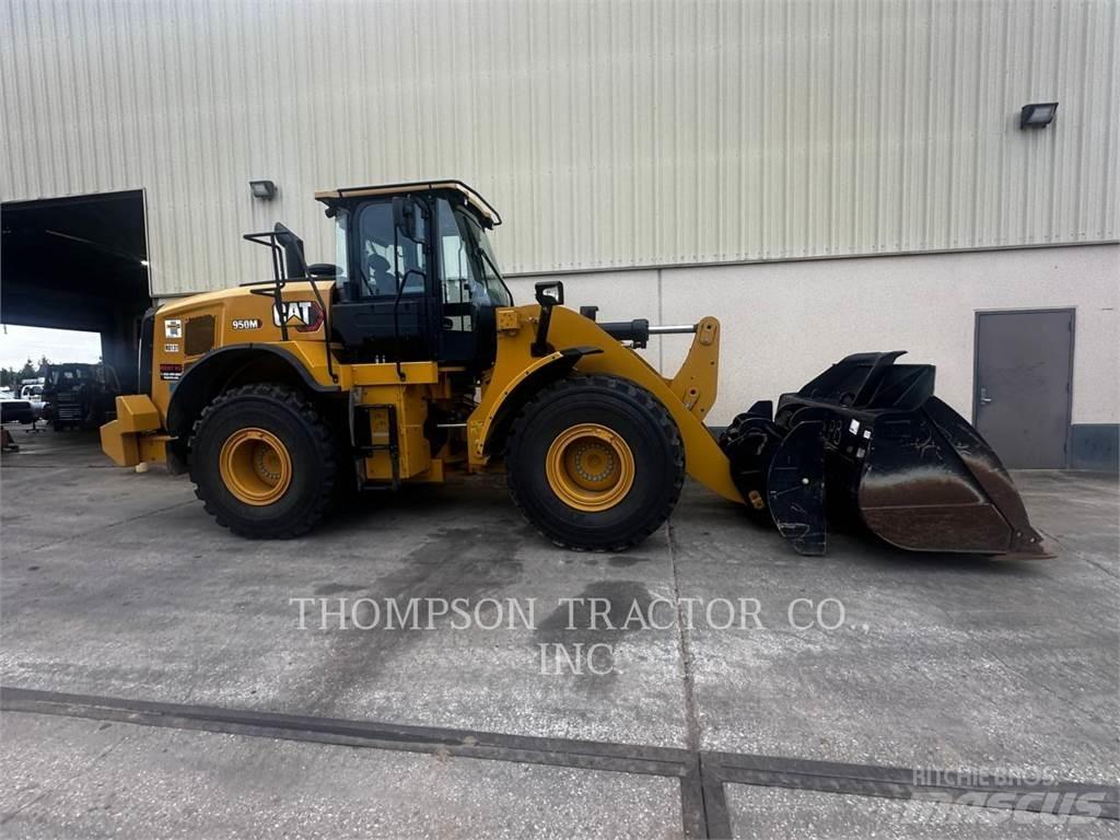CAT 950M Kolové nakladače