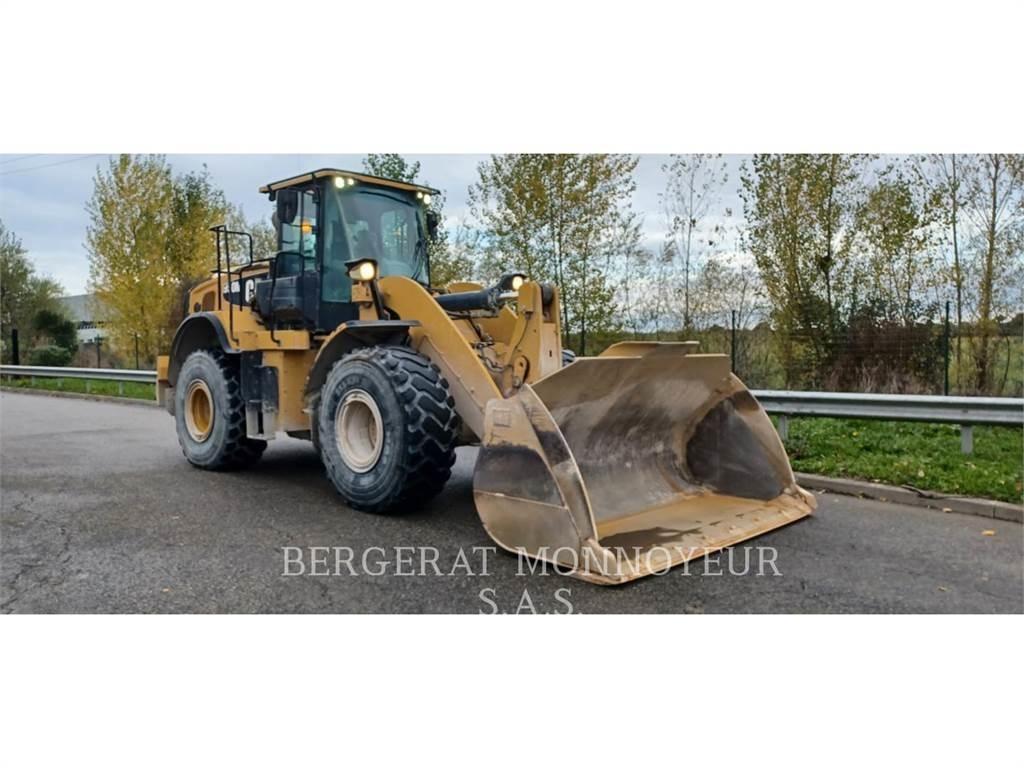 CAT 950M Kolové nakladače