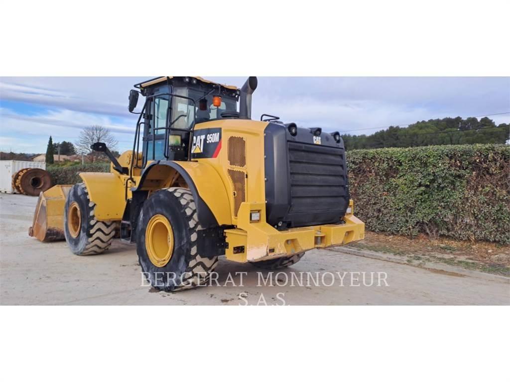 CAT 950M Kolové nakladače