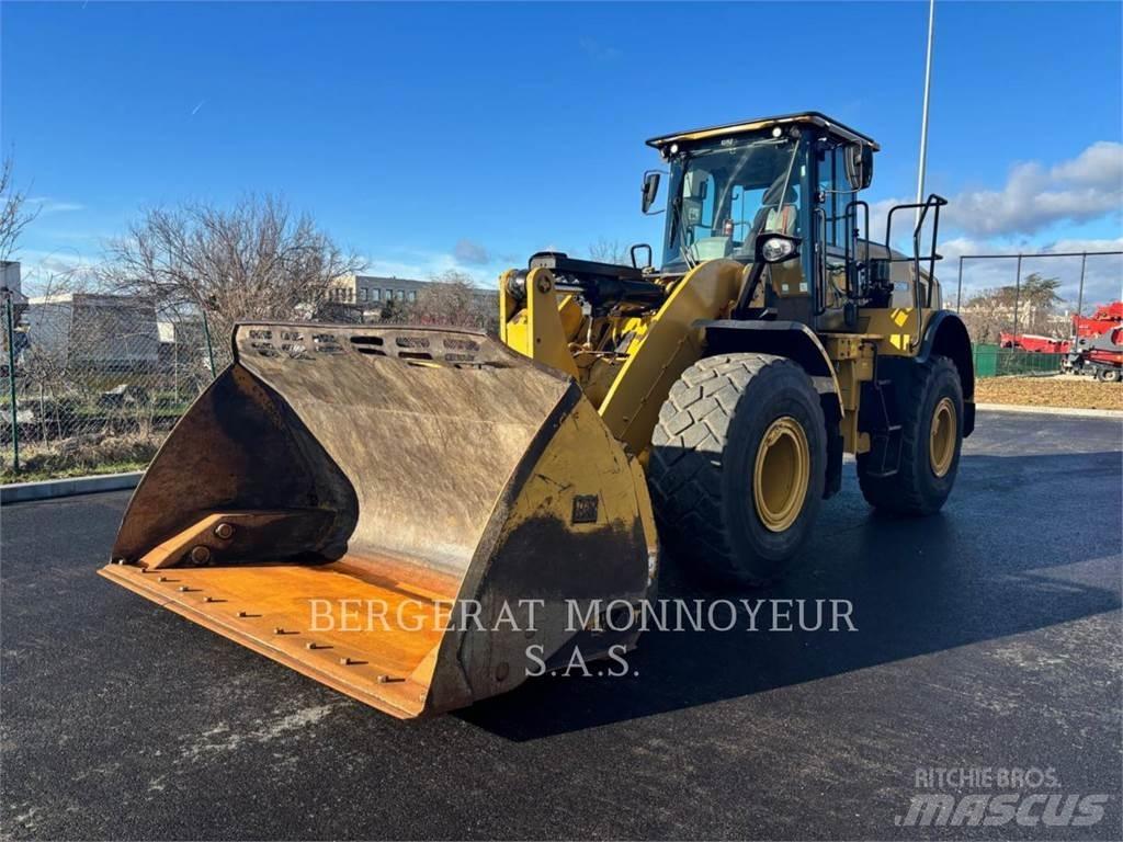 CAT 950M Kolové nakladače