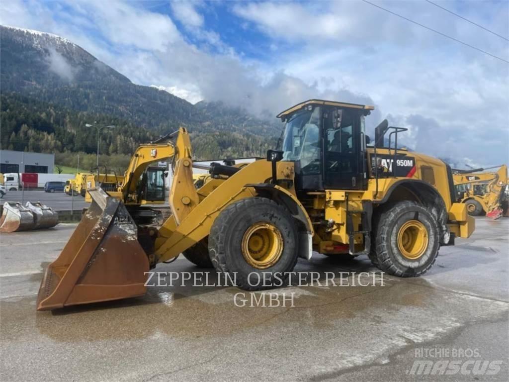 CAT 950M Kolové nakladače