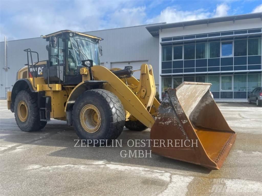 CAT 950M Kolové nakladače