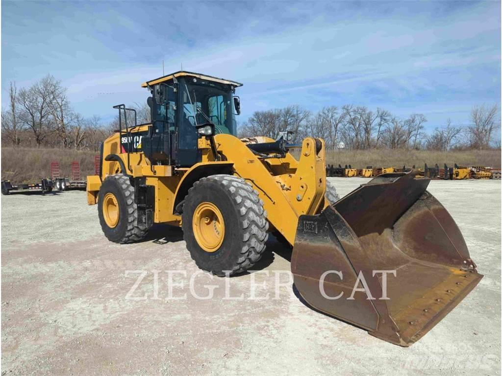 CAT 950M Kolové nakladače