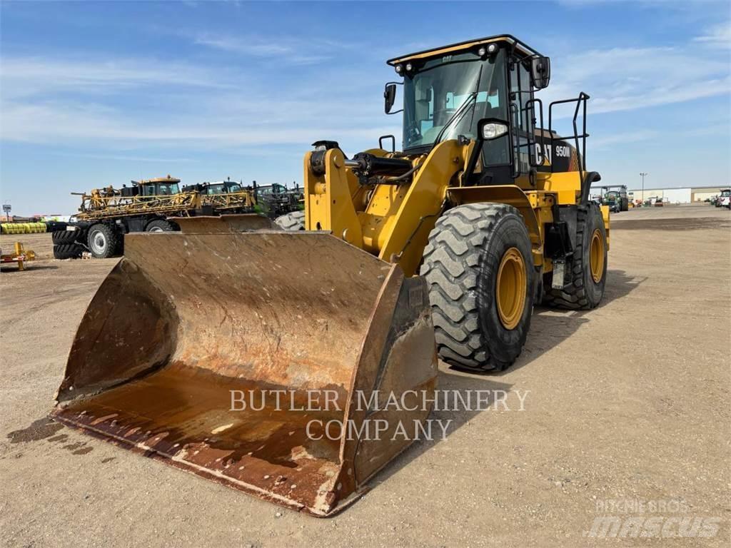 CAT 950M Kolové nakladače