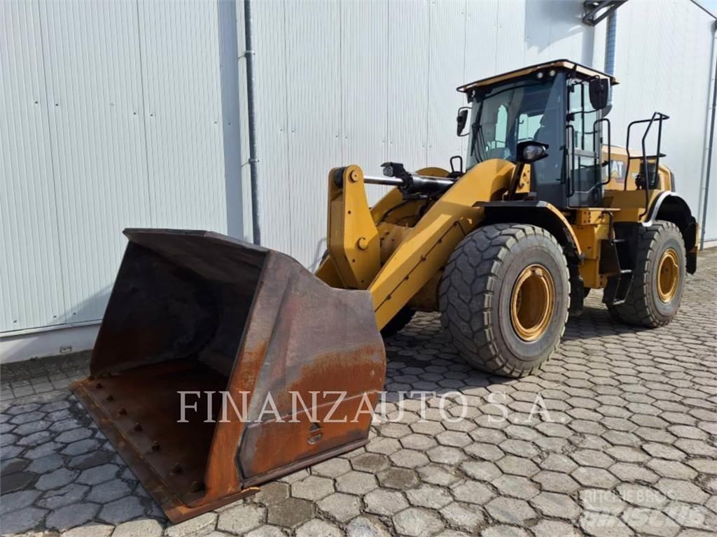 CAT 950M Kolové nakladače