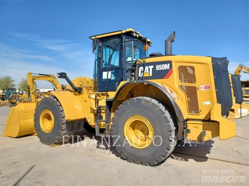 CAT 950M Kolové nakladače