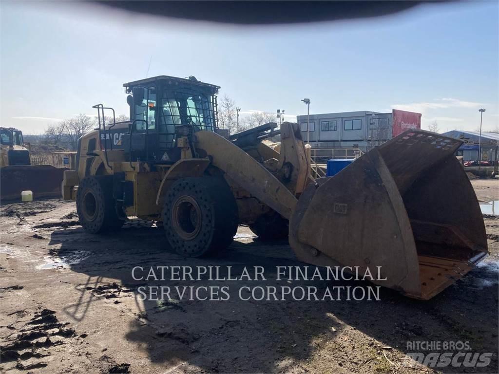 CAT 950M Kolové nakladače