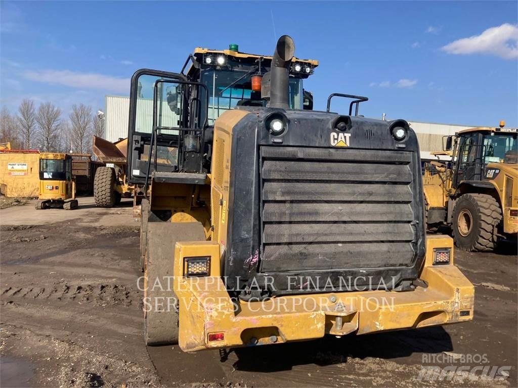 CAT 950M Kolové nakladače