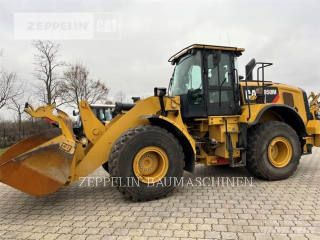 CAT 950M Kolové nakladače