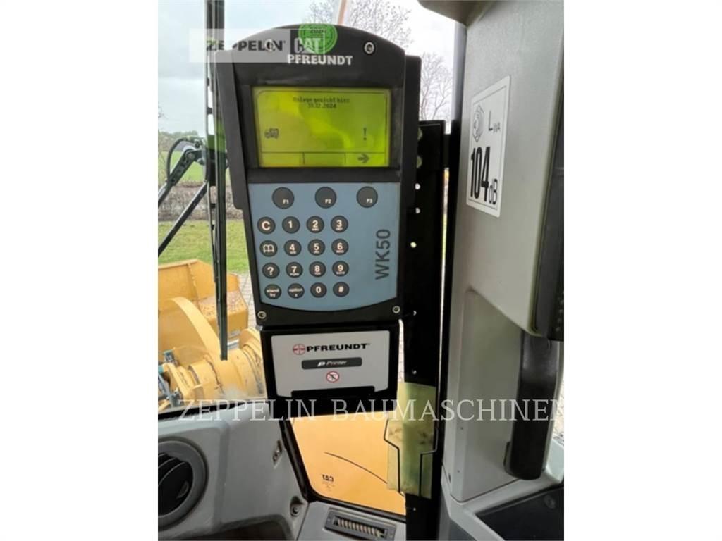 CAT 950M Kolové nakladače