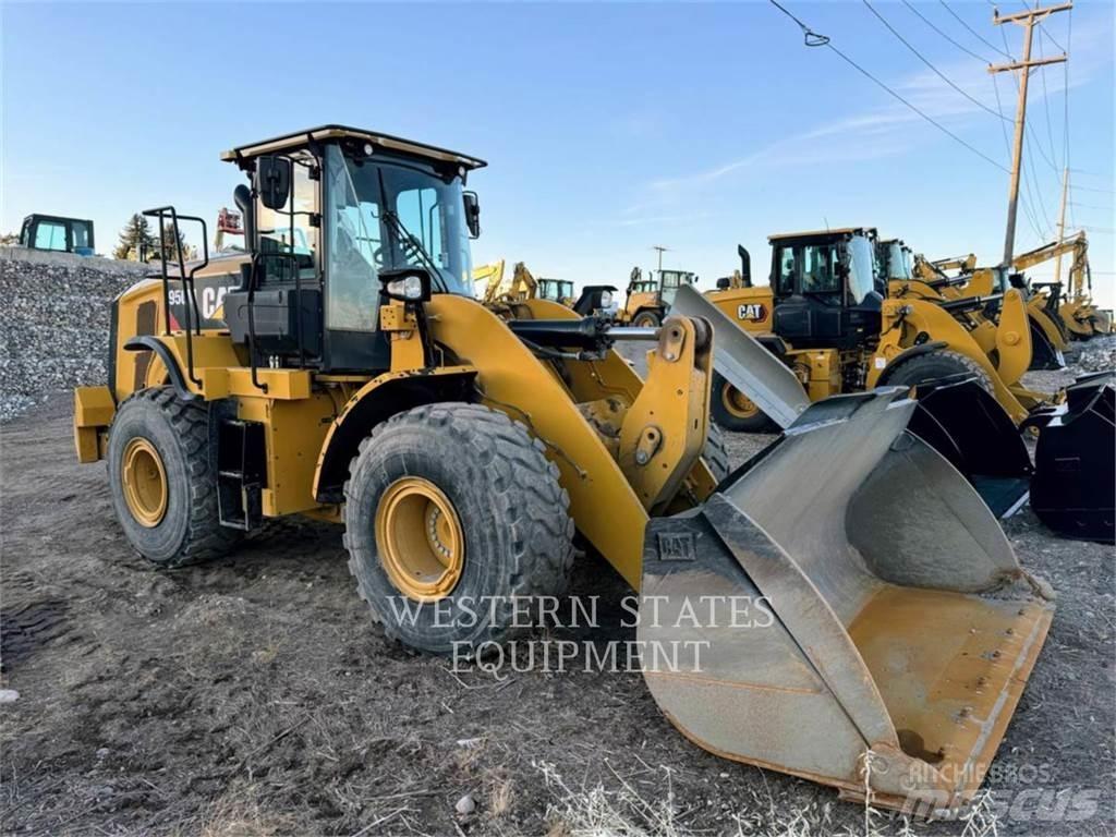 CAT 950M Kolové nakladače