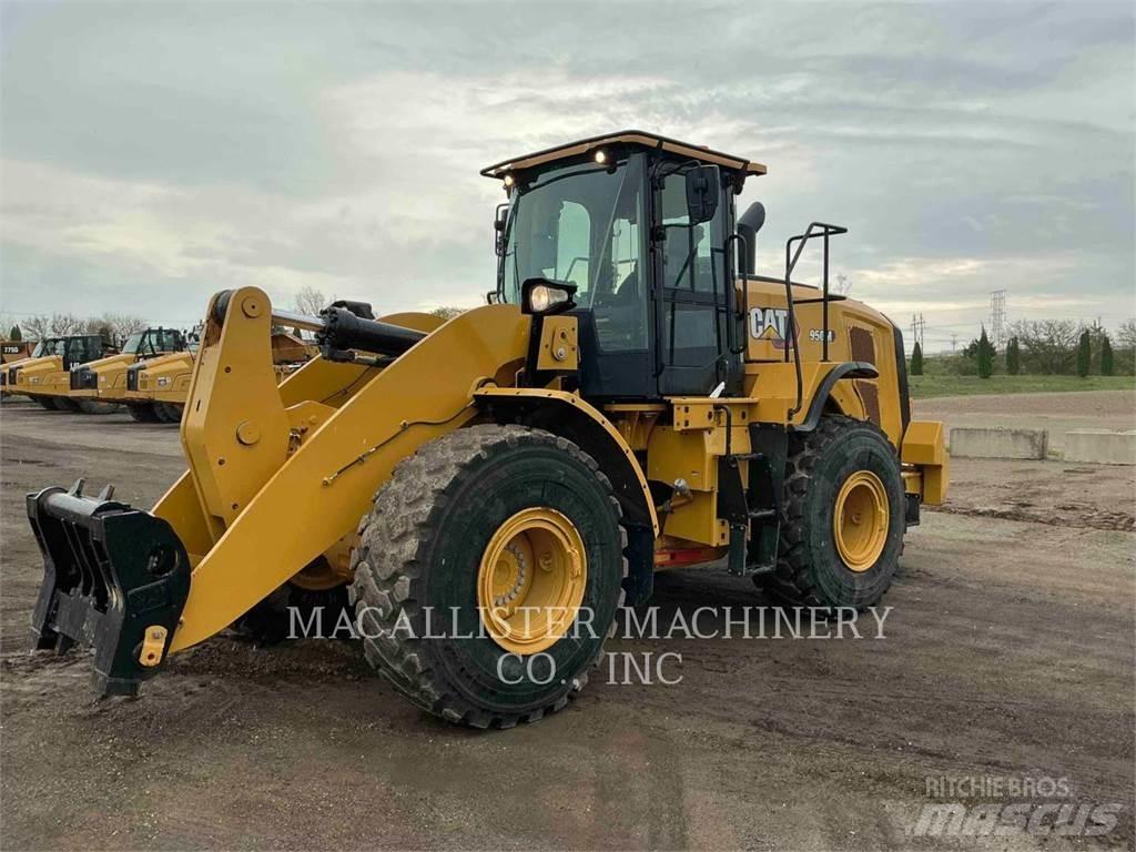 CAT 950M Kolové nakladače