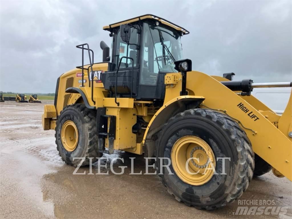 CAT 950M Kolové nakladače