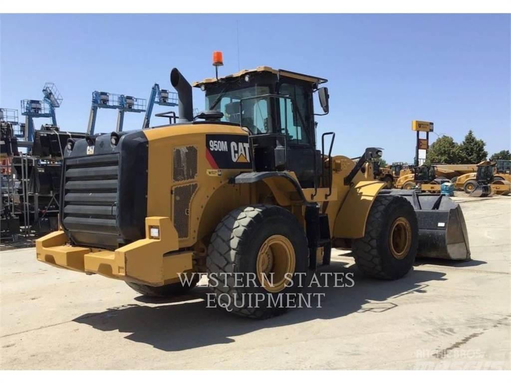 CAT 950M Kolové nakladače