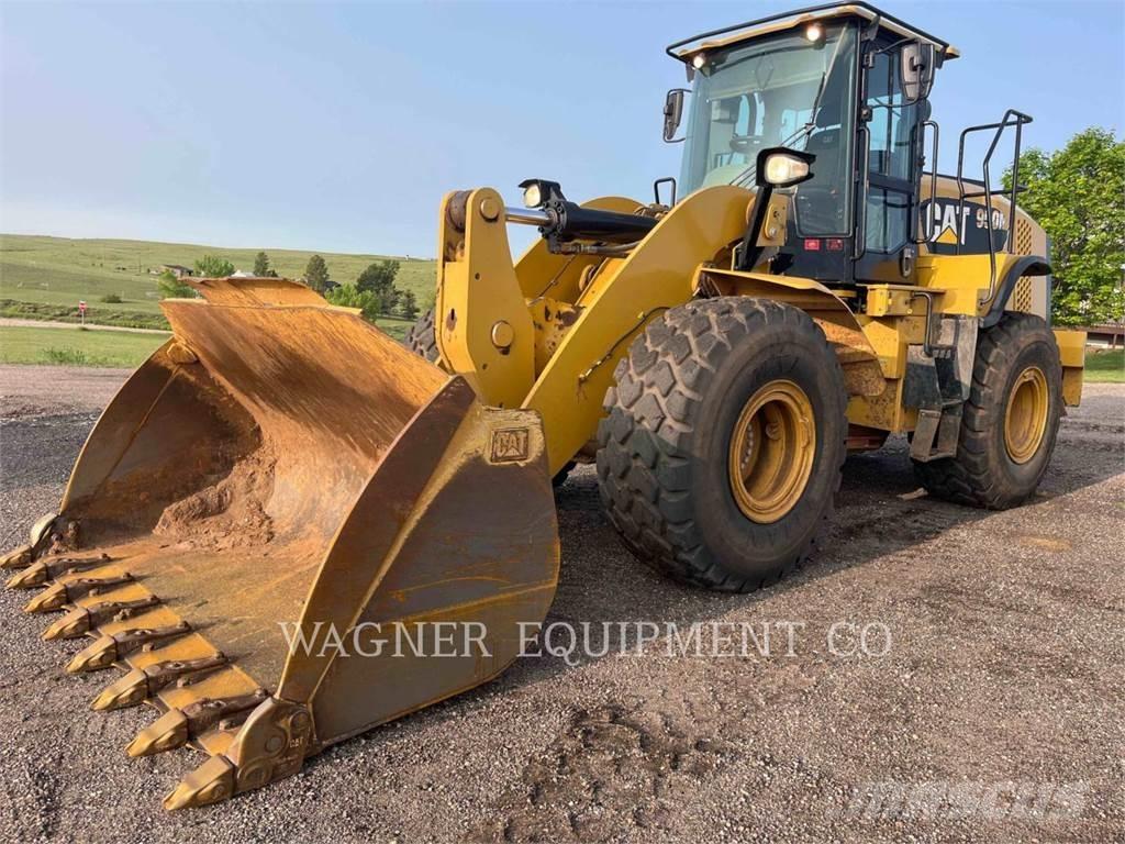 CAT 950M Kolové nakladače