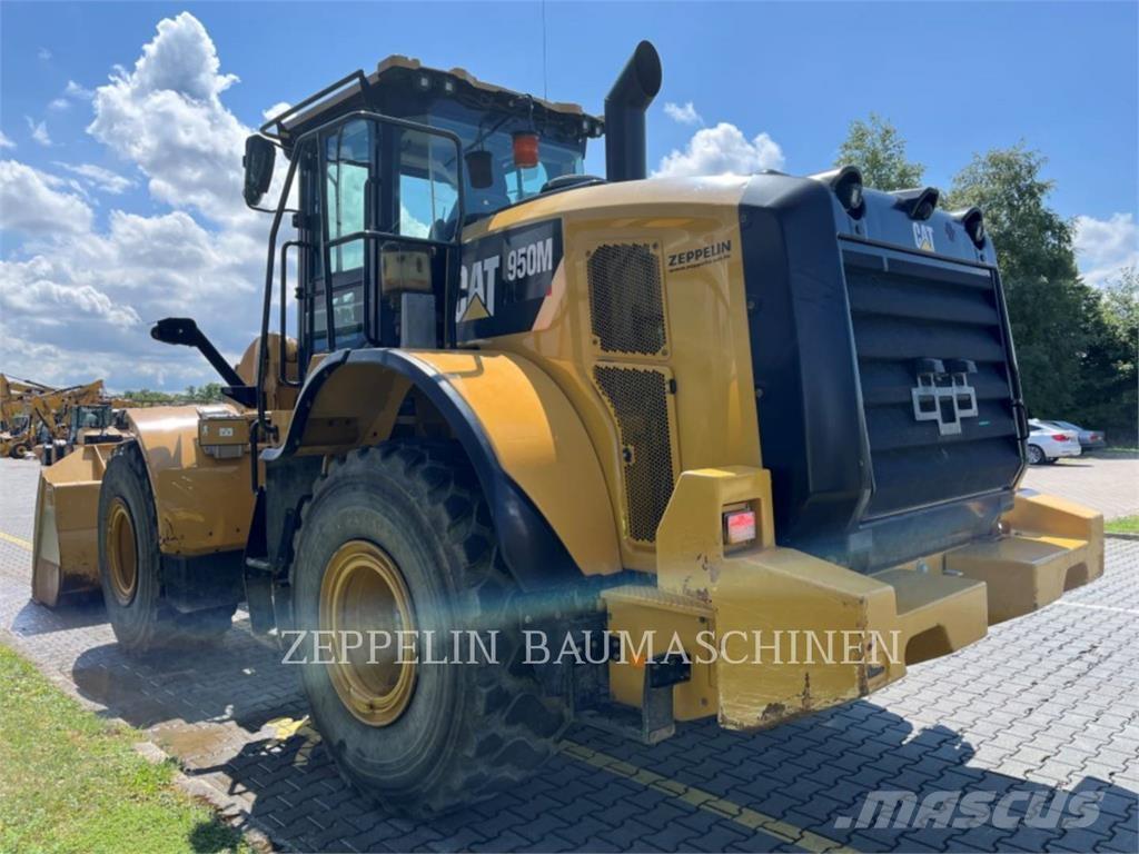 CAT 950M Kolové nakladače