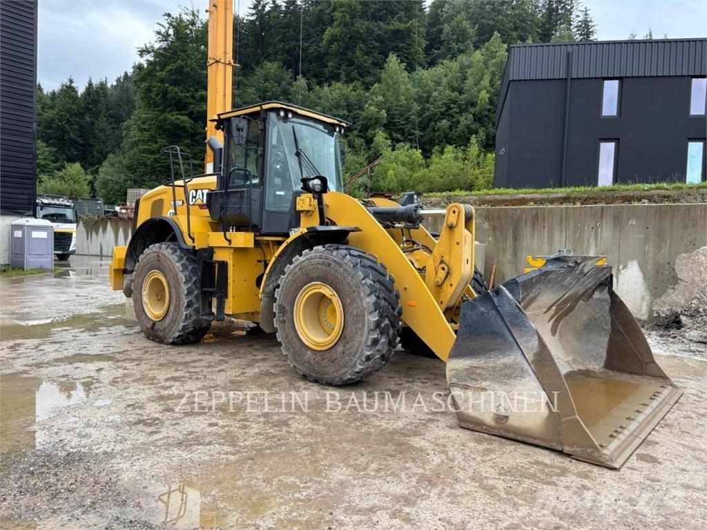 CAT 950M Kolové nakladače