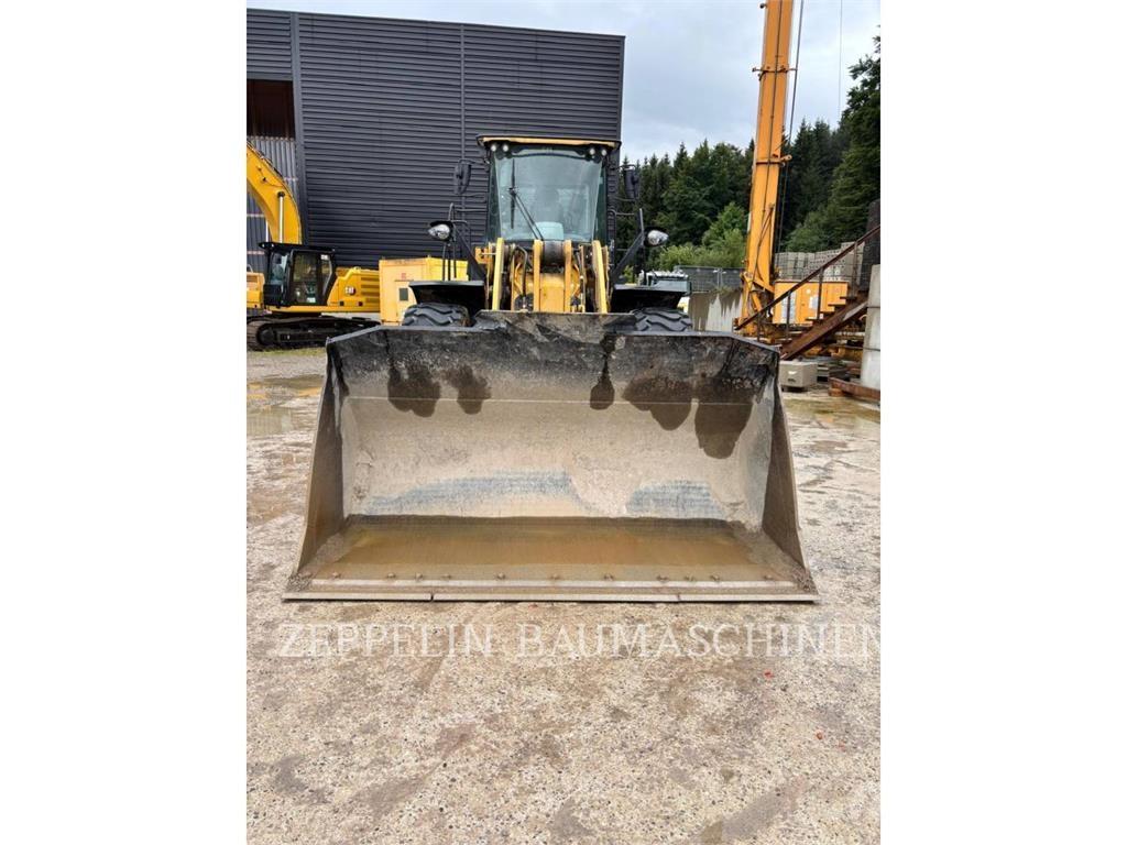 CAT 950M Kolové nakladače