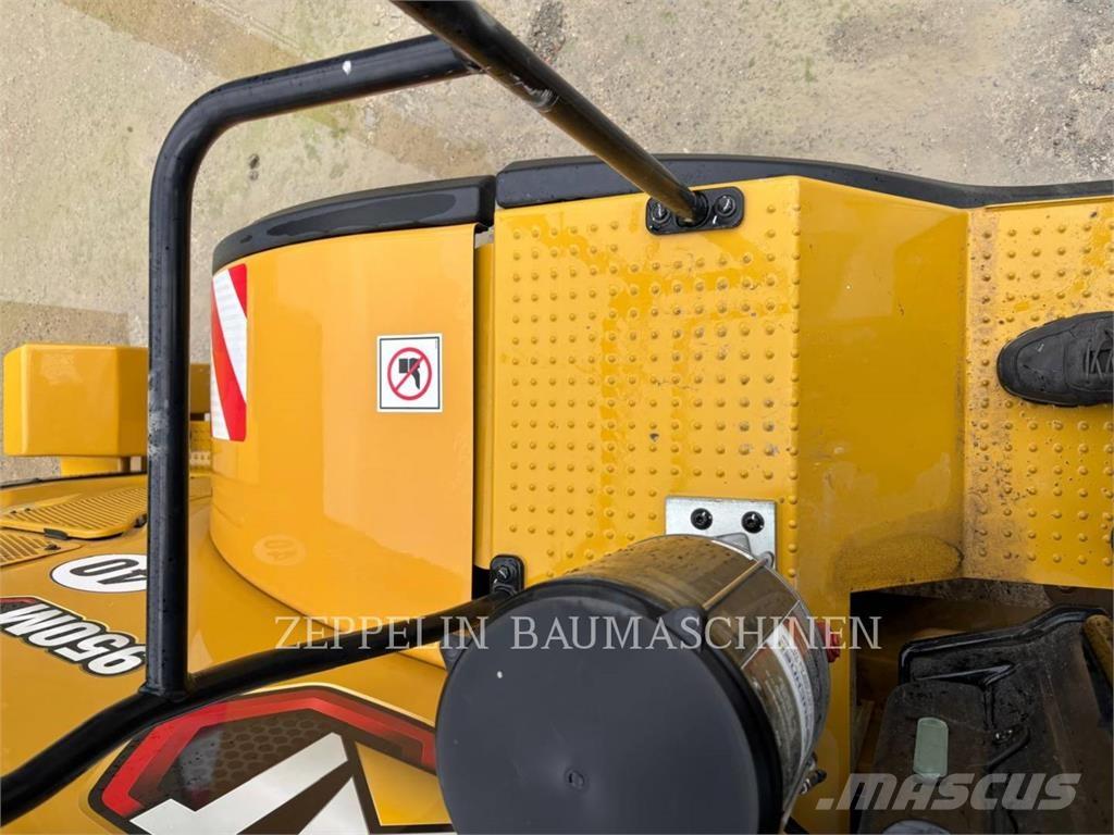CAT 950M Kolové nakladače